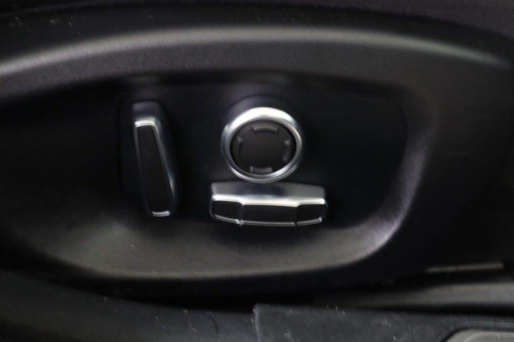 Used Jaguar XE 2019 for sale - 77534656: Photo 30