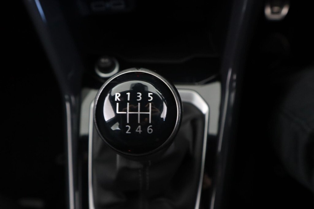 Used Volkswagen T-Roc 2019 for sale - 76632567: Photo 24