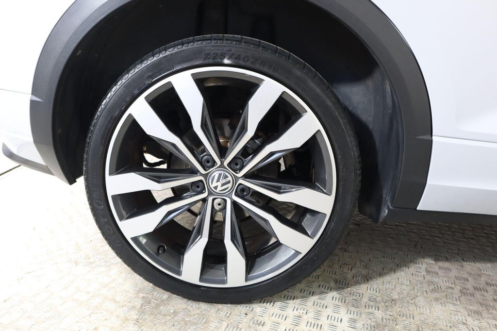 Used Volkswagen T-Roc 2019 for sale - 76632567: Photo 32