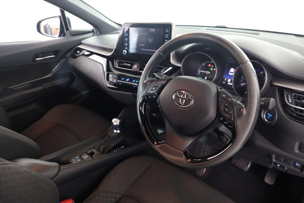 Used Toyota C-HR 2023 for sale - 77835549: Photo 11