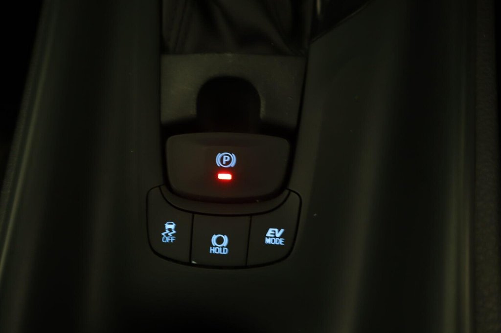 Used Toyota C-HR 2023 for sale - 77835549: Photo 22