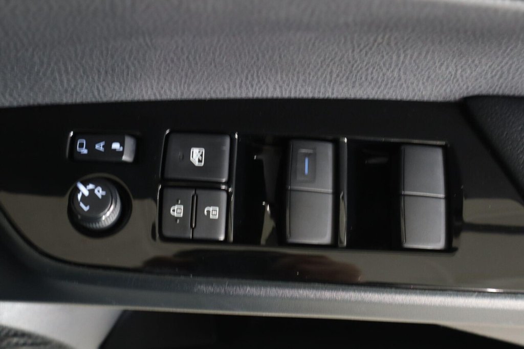 Used Toyota Prius 2022 for sale - 76439171: Photo 25