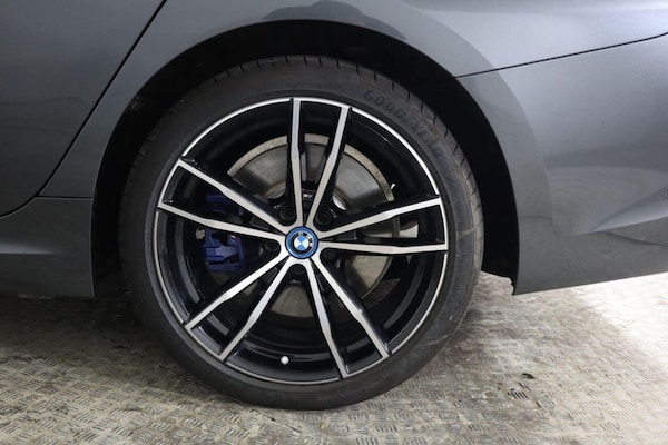 Used BMW 3 Series 2021 for sale - 76256519: Photo 32