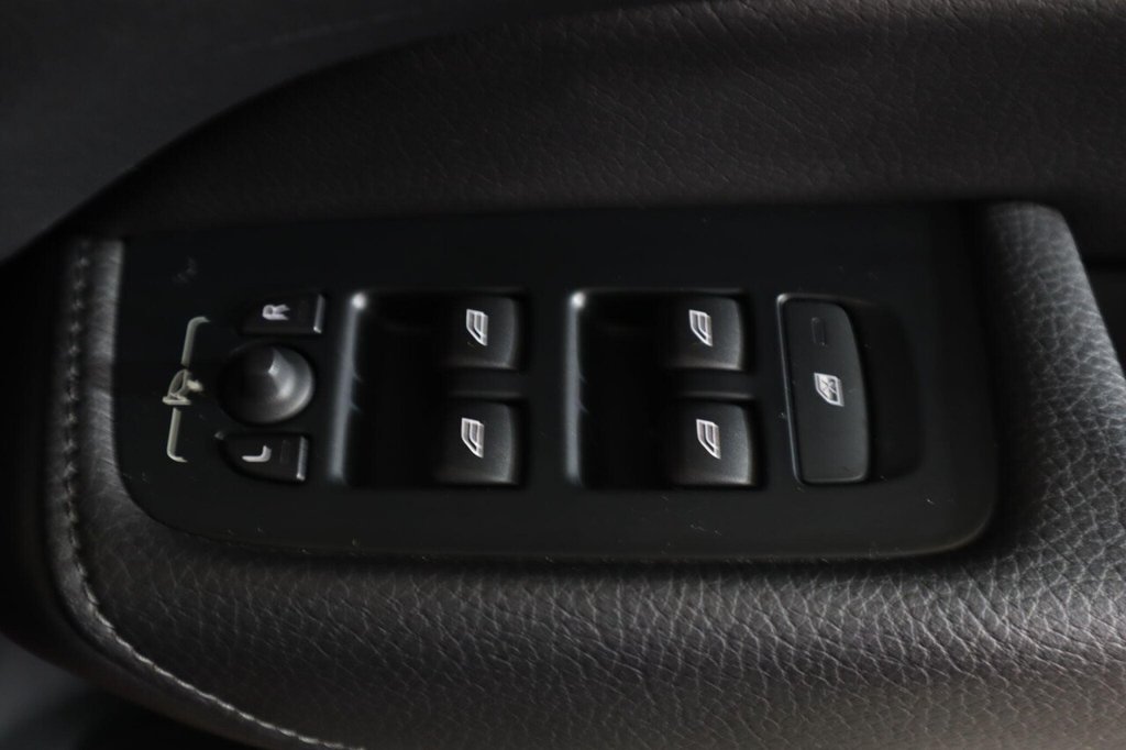 Used Volvo XC60 2020 for sale - 77437326: Photo 25