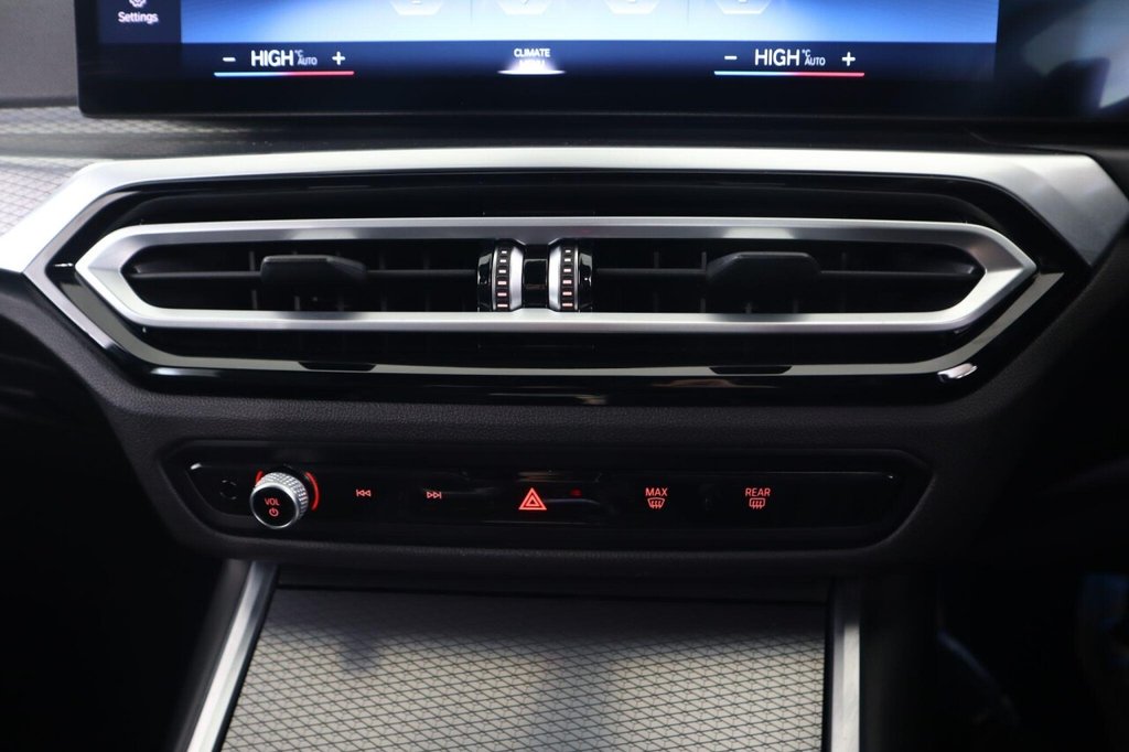 Used BMW 3 Series 2024 for sale - 77263782: Photo 32