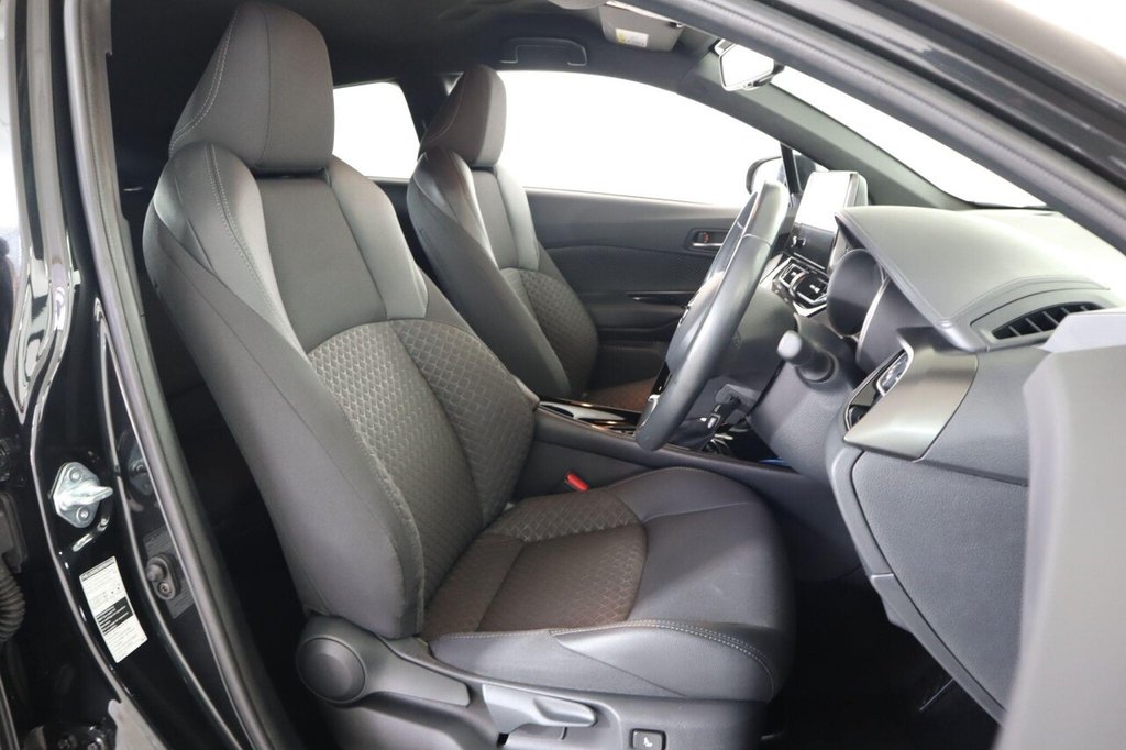 Used Toyota C-HR 2022 for sale - 76386324: Photo 14