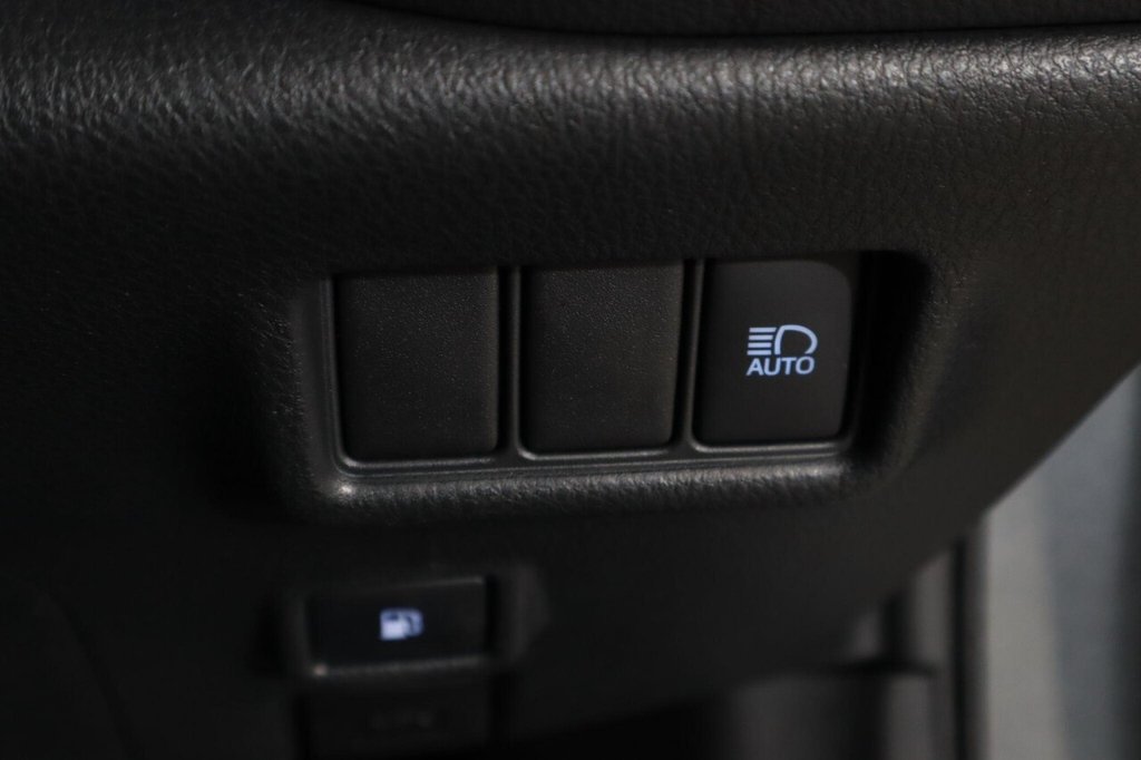 Used Toyota C-HR 2022 for sale - 76406684: Photo 25