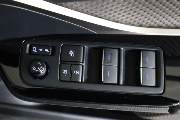Used Toyota C-HR 2019 for sale - 76303912: Photo 28