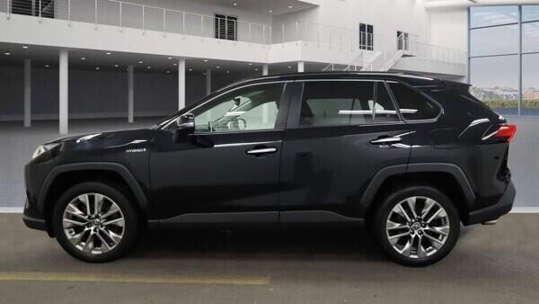 Used Toyota RAV4 2021 for sale - 77551719: Photo 5