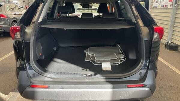 Used Toyota RAV4 2021 for sale - 77551719: Photo 6