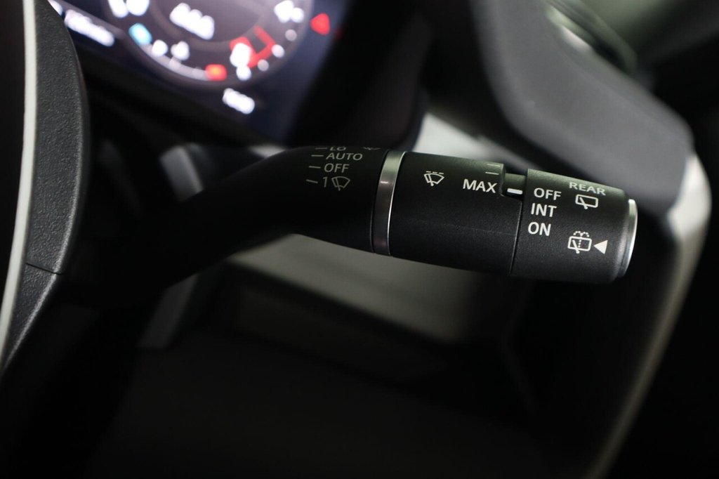 Used Land Rover Defender 2023 for sale - 76482214: Photo 18