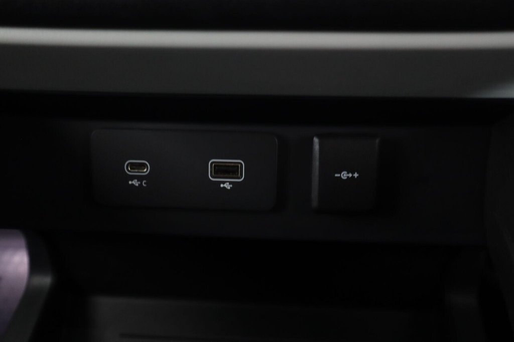 Used Land Rover Defender 2023 for sale - 76482214: Photo 21