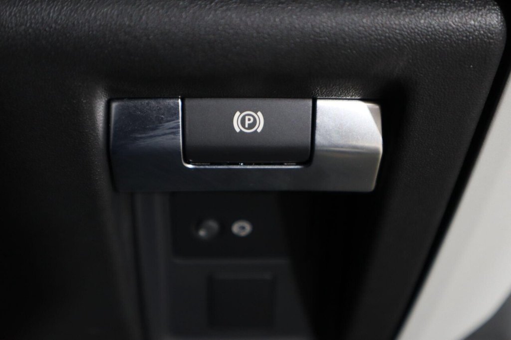 Used Land Rover Defender 2023 for sale - 76482214: Photo 22