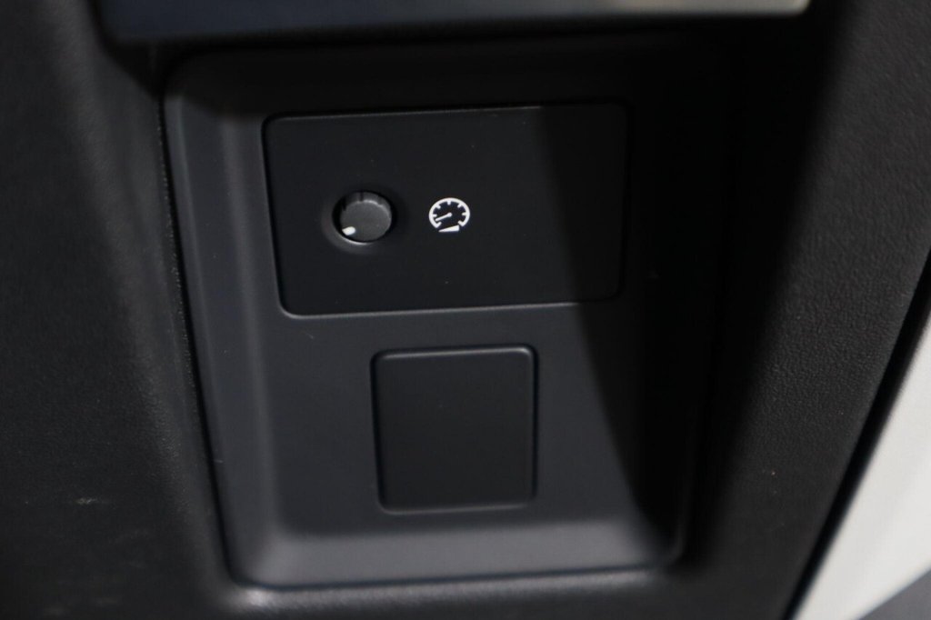 Used Land Rover Defender 2023 for sale - 76482214: Photo 23