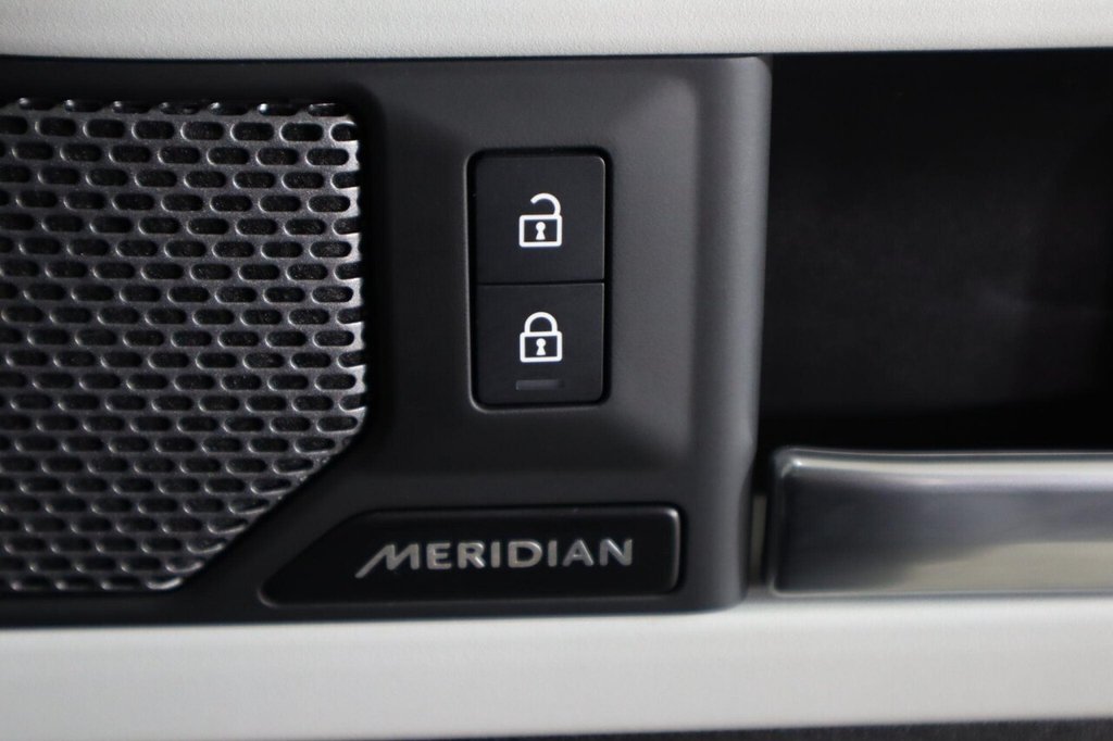 Used Land Rover Defender 2023 for sale - 76482214: Photo 24