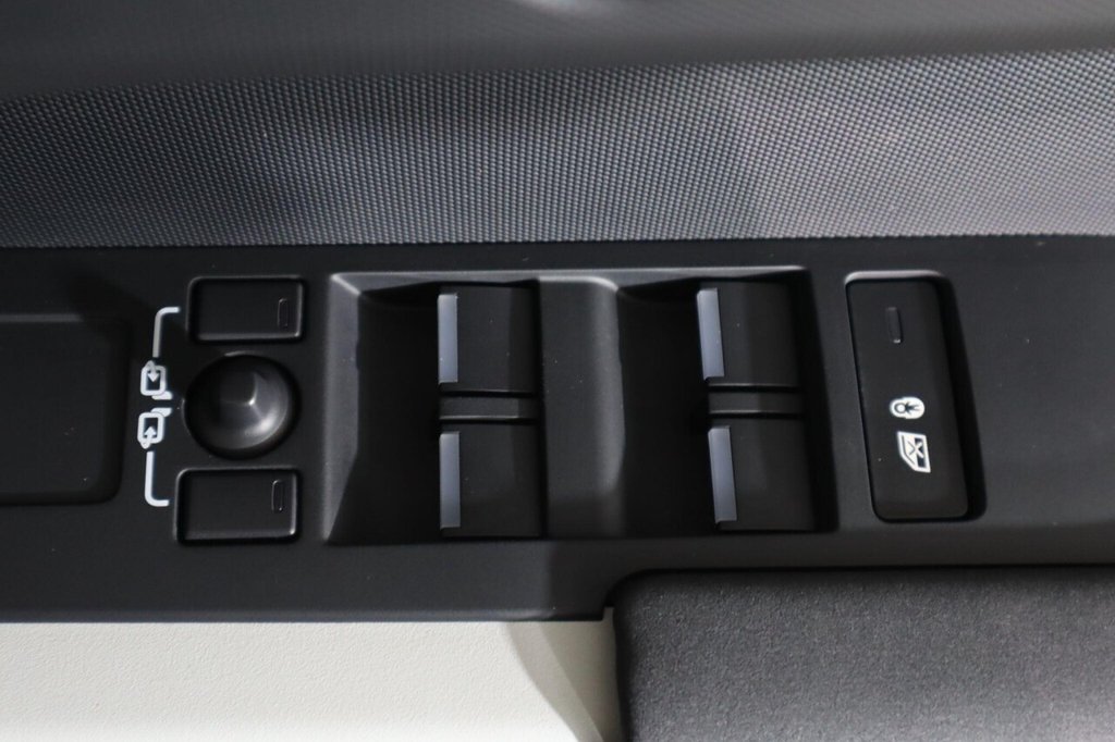 Used Land Rover Defender 2023 for sale - 76482214: Photo 25