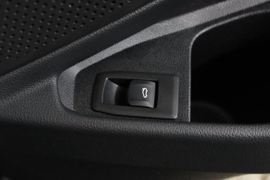 Used BMW 3 Series 2024 for sale - 77905398: Photo 23