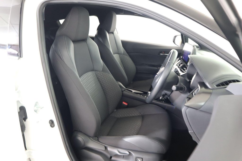 Used Toyota C-HR 2023 for sale - 78030817: Photo 12