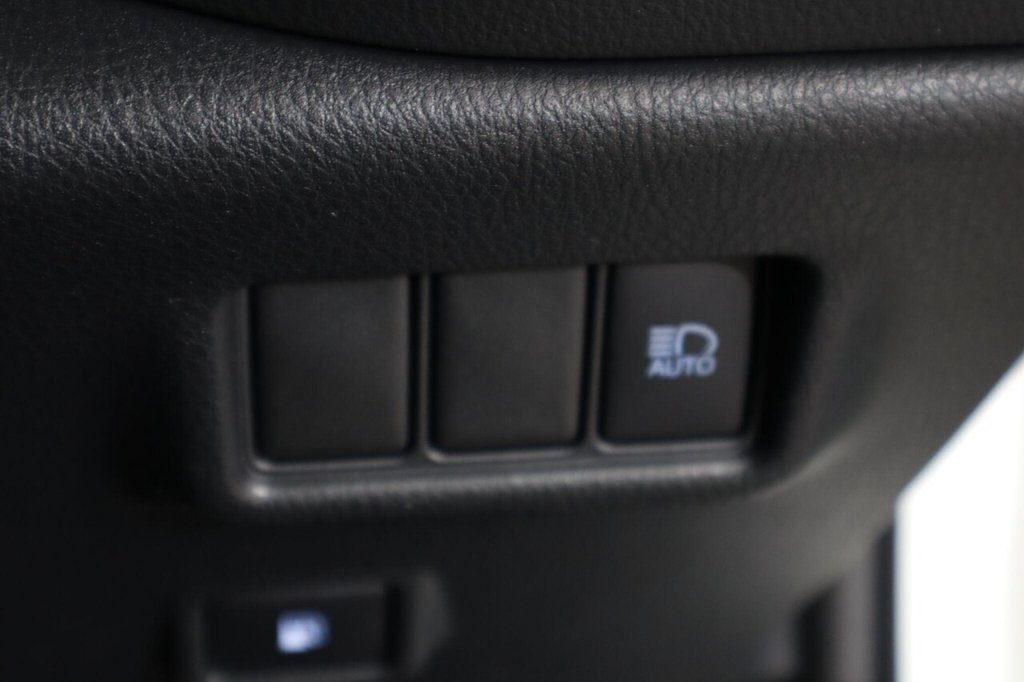 Used Toyota C-HR 2023 for sale - 78030817: Photo 25