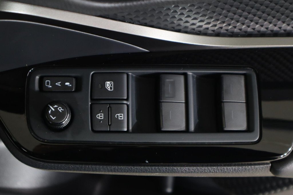 Used Toyota C-HR 2023 for sale - 78030817: Photo 26