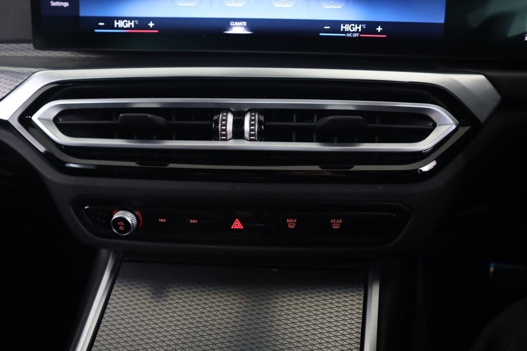 Used BMW 3 Series 2024 for sale - 77991550: Photo 32