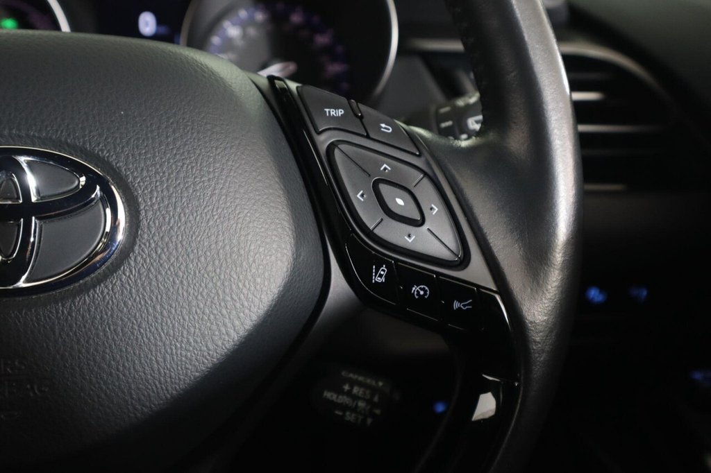 Used Toyota C-HR 2022 for sale - 76333785: Photo 17