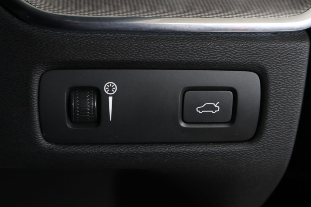 Used Volvo XC60 2022 for sale - 76406796: Photo 26