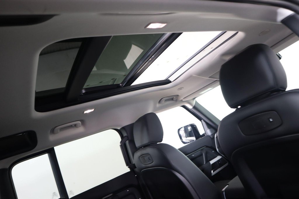 Used Land Rover Defender 110 2021 for sale - 78219282: Photo 16