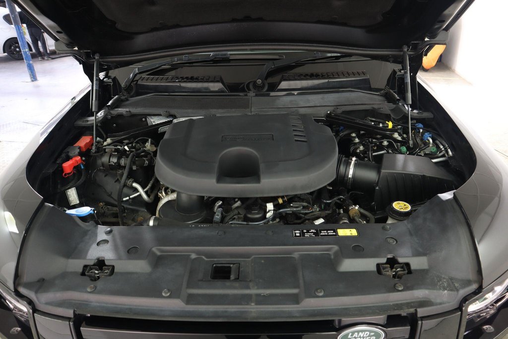 Used Land Rover Defender 110 2021 for sale - 78219282: Photo 31