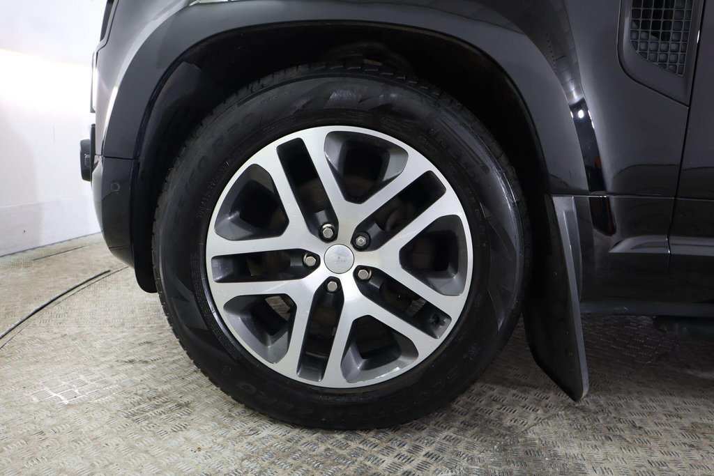 Used Land Rover Defender 110 2021 for sale - 78219282: Photo 35