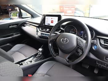 Used Toyota C-HR 2022 for sale - 79768870: Photo