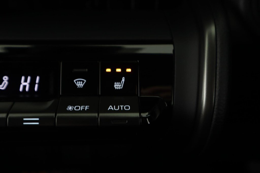 Used Toyota C-HR 2024 for sale - 77452408: Photo 20