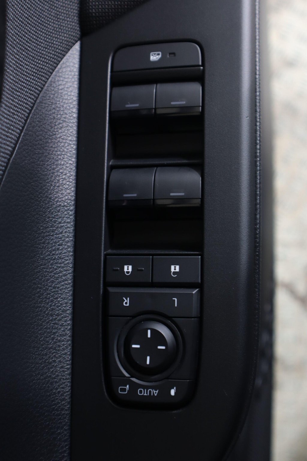 Used Toyota C-HR 2024 for sale - 77452408: Photo 26