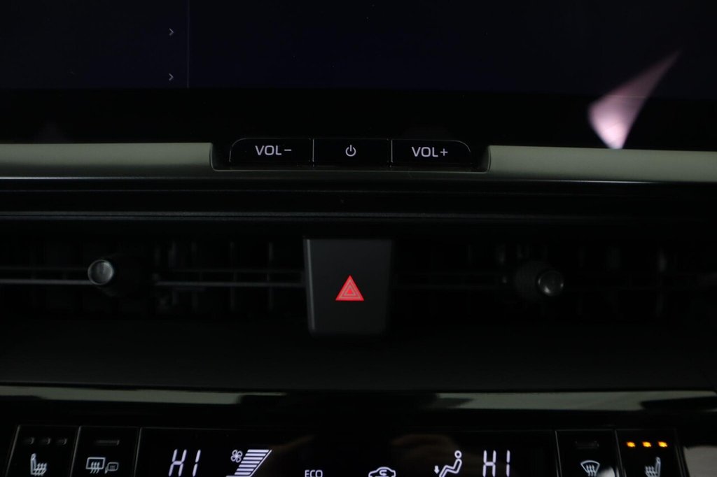 Used Toyota C-HR 2024 for sale - 77452408: Photo 41