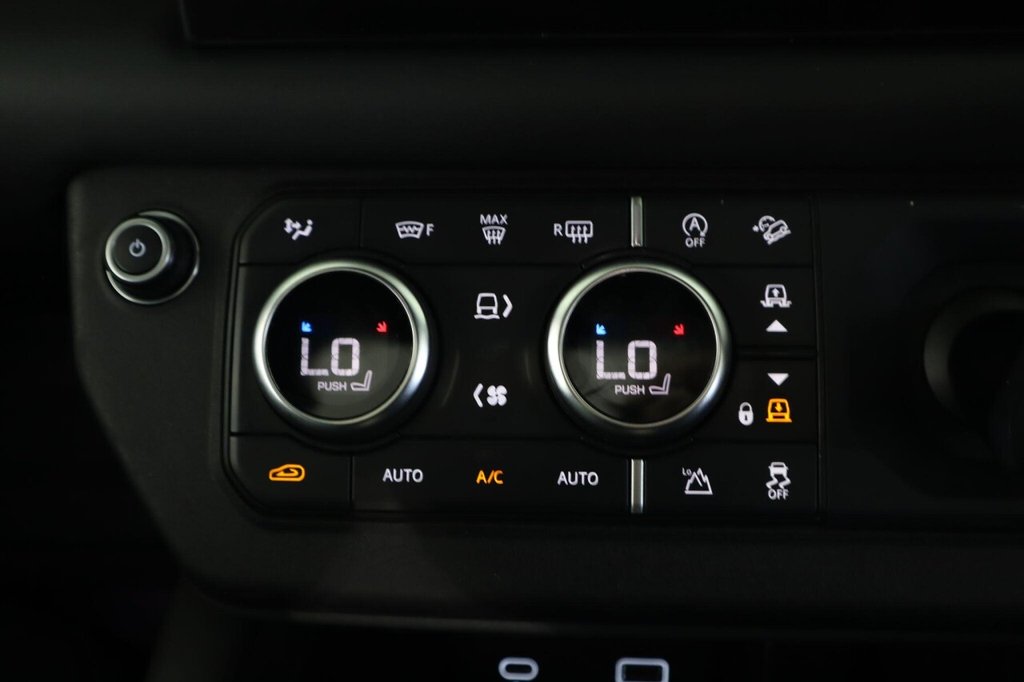 Used Land Rover Defender 2023 for sale - 77356163: Photo 24