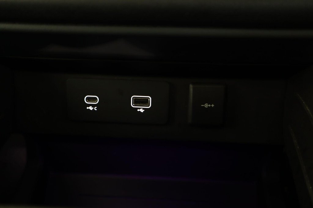 Used Land Rover Defender 2023 for sale - 77356163: Photo 25