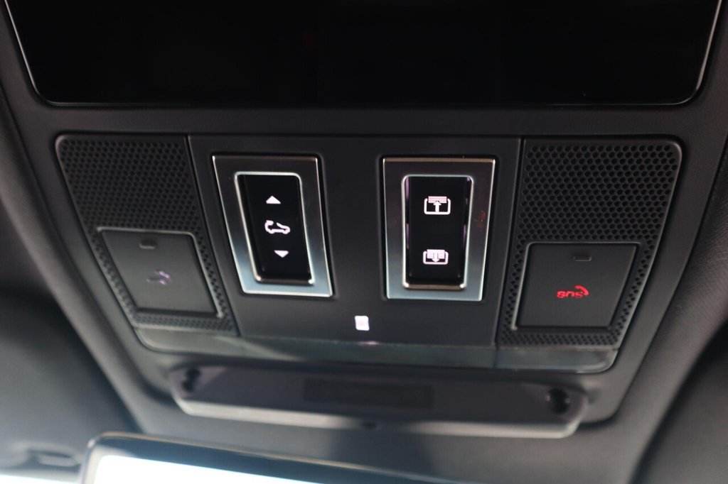 Used Land Rover Defender 2023 for sale - 77356163: Photo 26