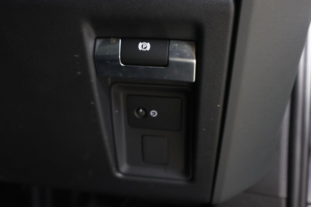 Used Land Rover Defender 2023 for sale - 77356163: Photo 32