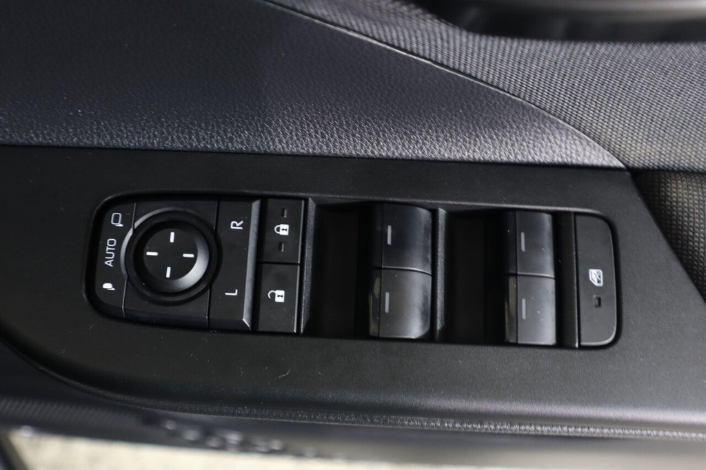 Used Toyota C-HR 2024 for sale - 77172134: Photo 26