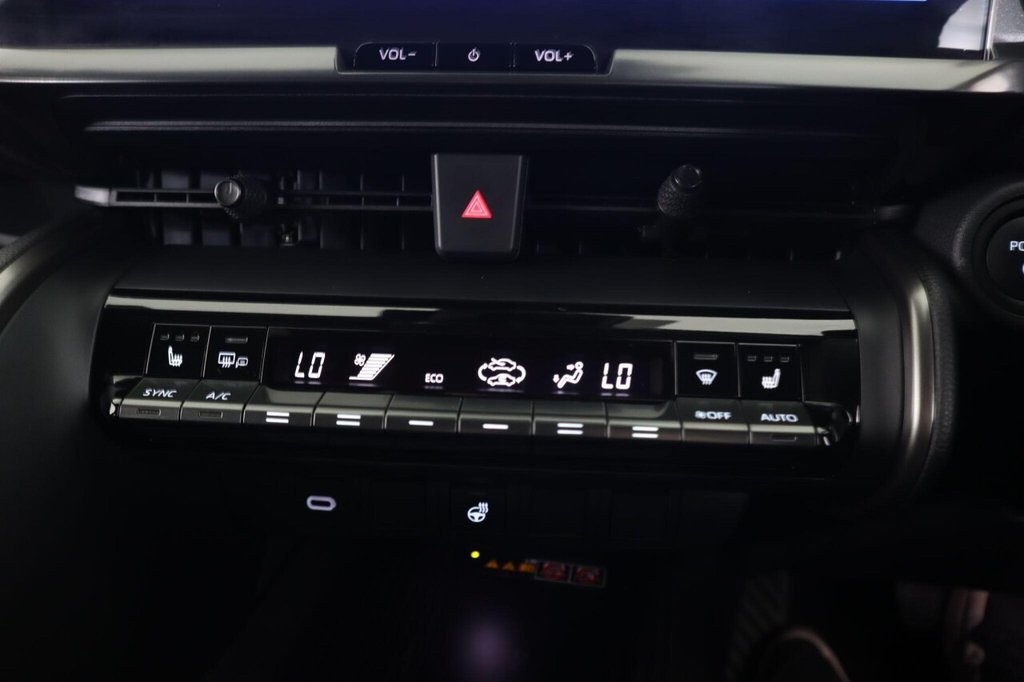 Used Toyota C-HR 2024 for sale - 77172134: Photo 32