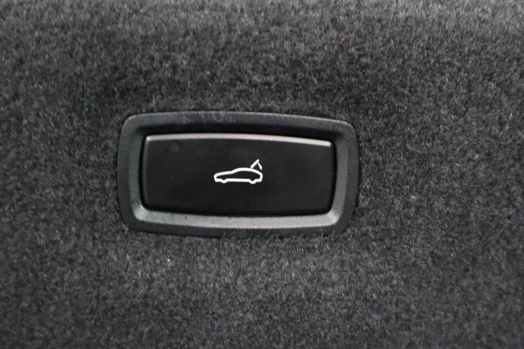 Used Porsche Taycan 2022 for sale - 77133262: Photo 17