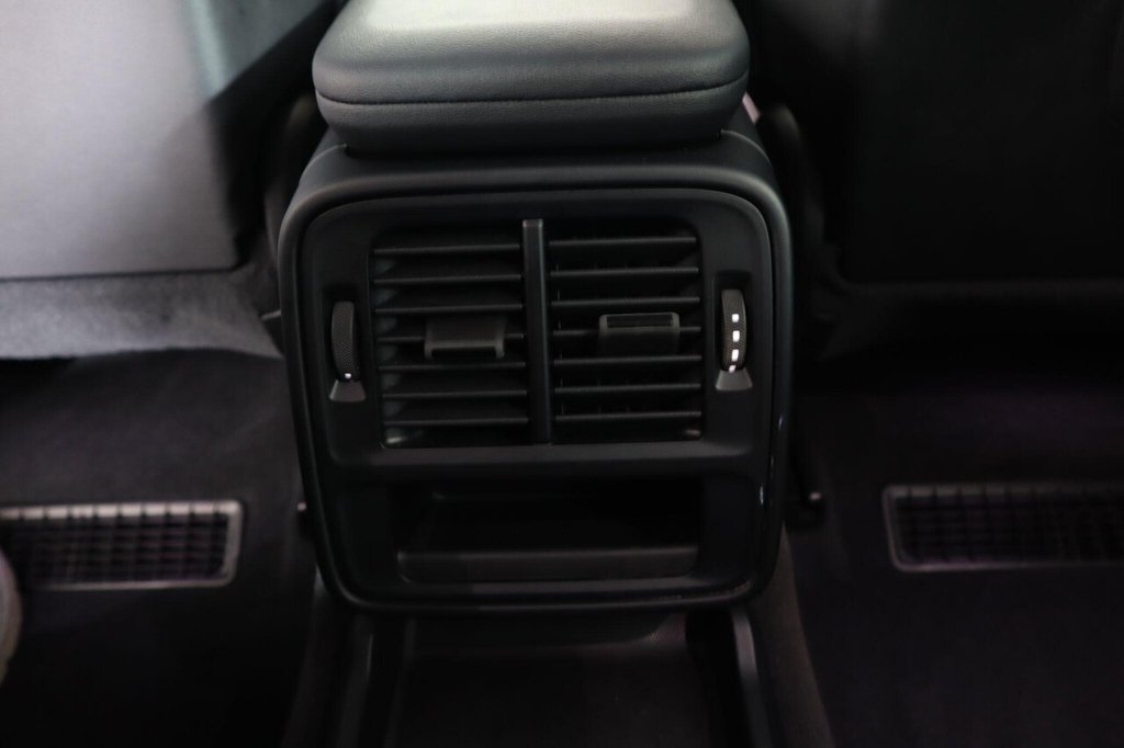 Used Porsche Taycan 2022 for sale - 77133262: Photo 18