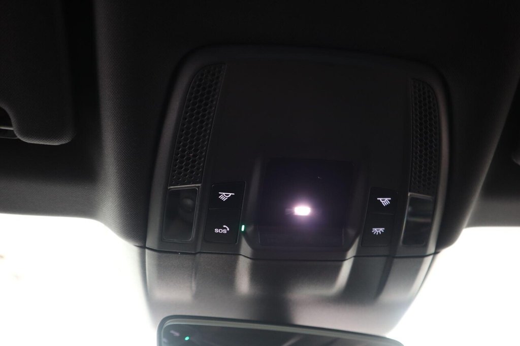 Used Porsche Taycan 2022 for sale - 77133262: Photo 31