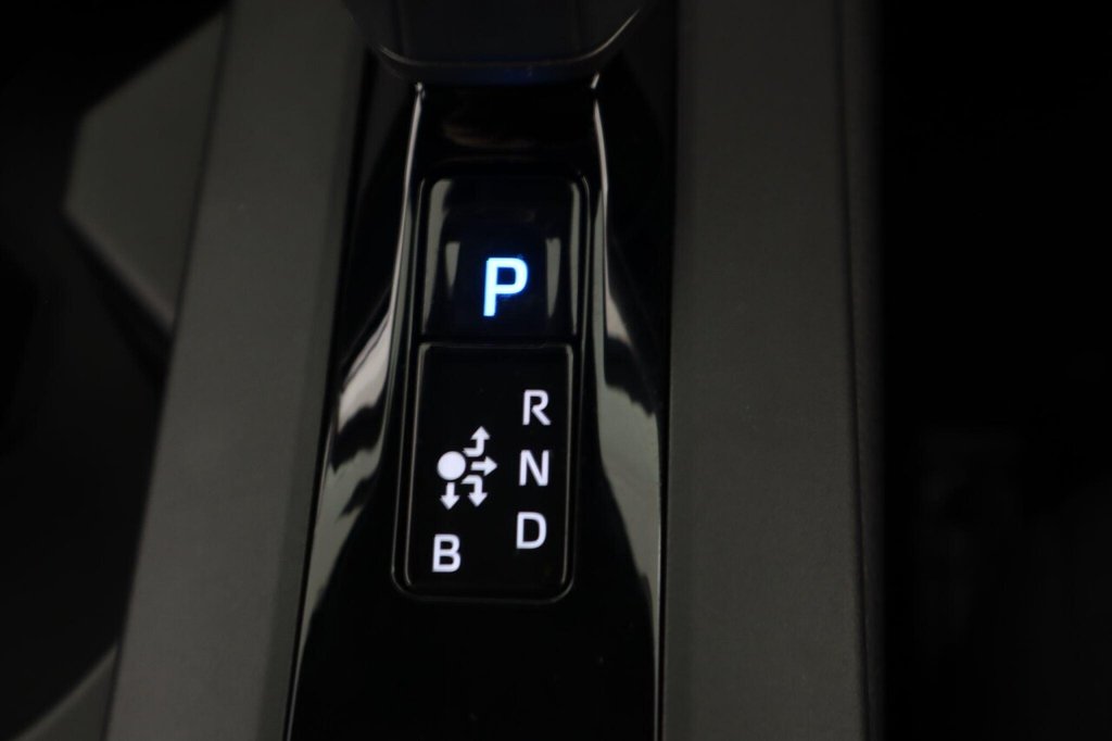 Used Toyota C-HR 2024 for sale - 77437339: Photo 19