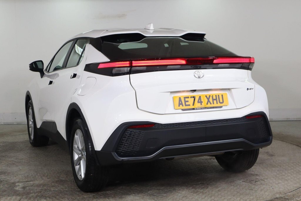 Used Toyota C-HR 2024 for sale - 77437339: Photo 5