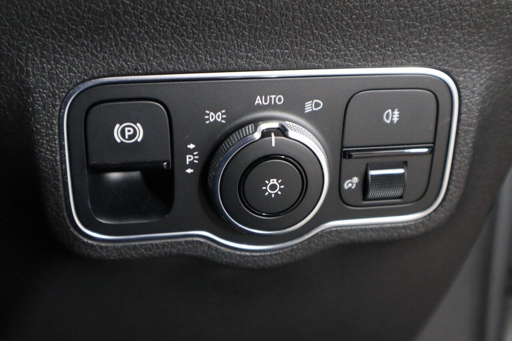 Used Mercedes-Benz GLB 2020 for sale - 77693596: Photo 25