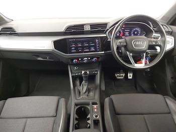 Used Audi Q3 2020 for sale - 77656990: Photo