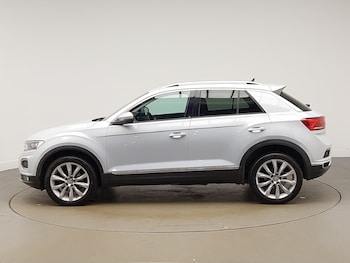 Used Volkswagen T-Roc 2018 for sale - 77751108: Photo