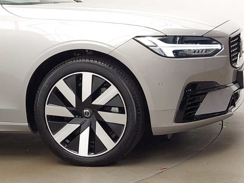 Used Volvo V90 2025 for sale - 77475869: Photo 9