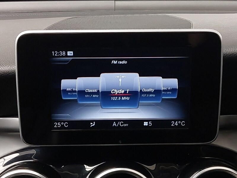 Used Mercedes-Benz GLC 2018 for sale - 76543390: Photo 10